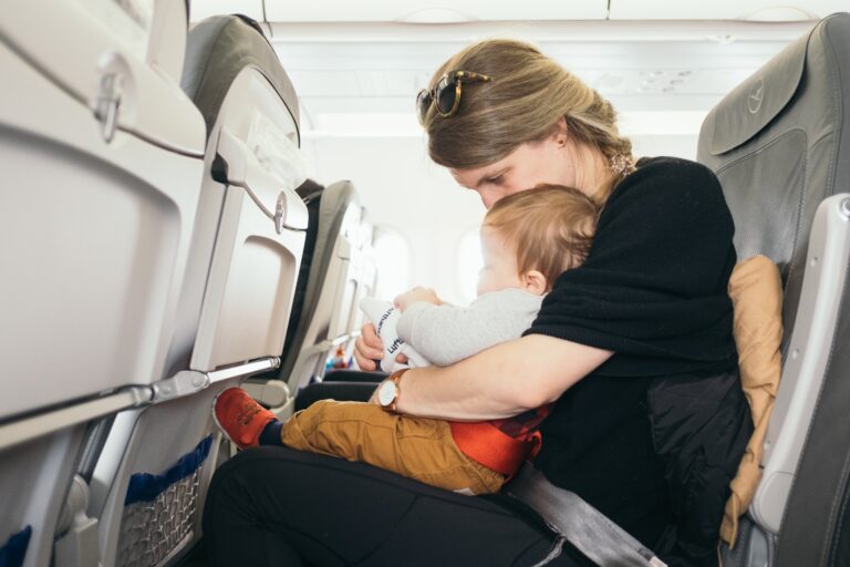 Tips para viajar con bebés en avión